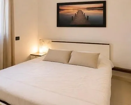 Apartment Beachfrontgrado Including Free Access & Parking Grado