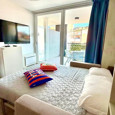 Beachfrontgrado Including Free Access & Parking Apartment Grado